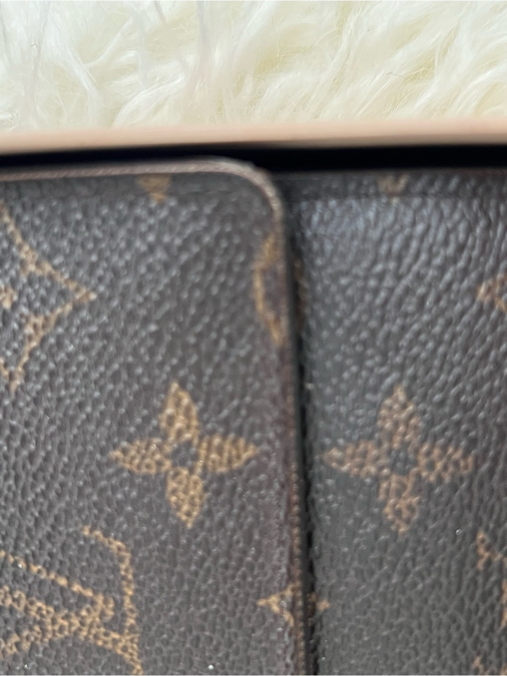 Louis Vuitton Monogram Sarah Wallet - Picture 6 of 14